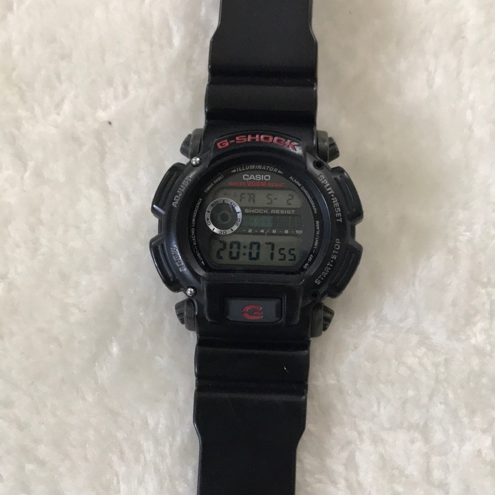Black G-shock with red details